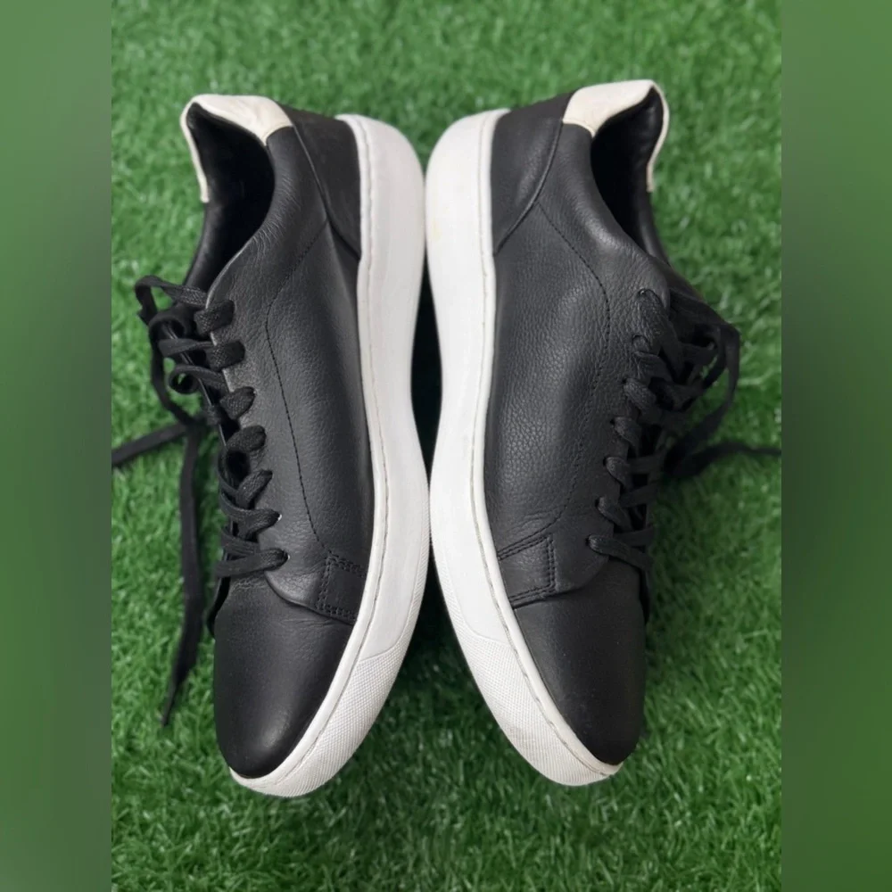 Calvin Klein Black and White Men's‎ Sneakers Size 11